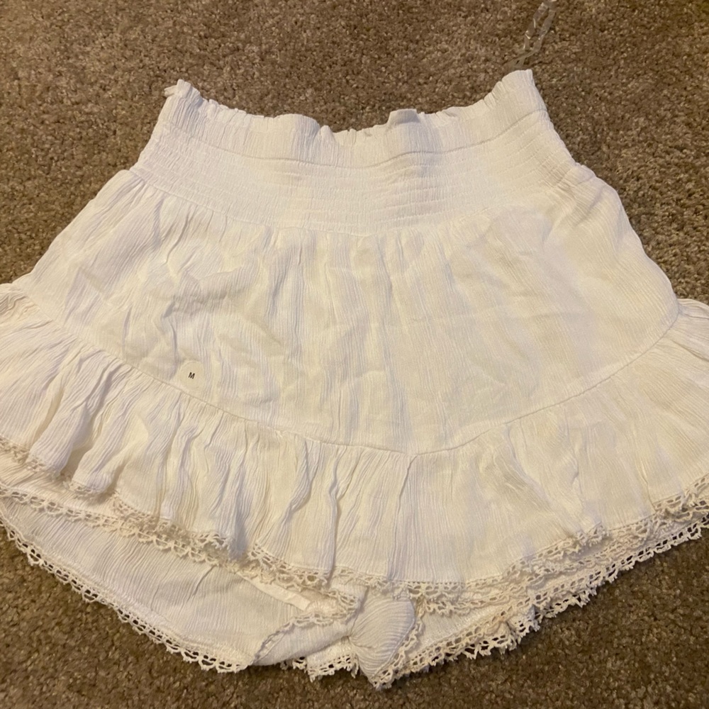 white aeropastle skirt with ruffles